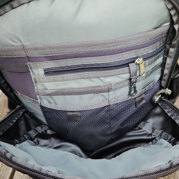 The North Face Recon Backpack - Picture 8 of 12